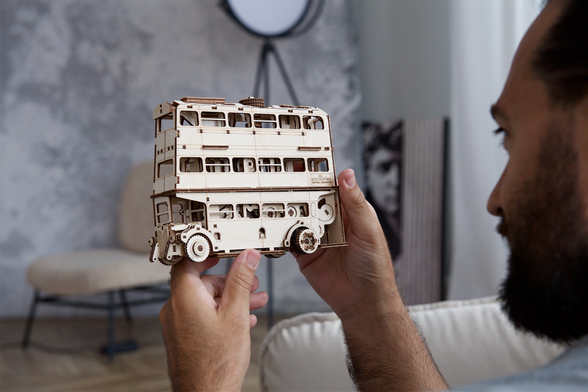 Дерев'яний механічний 3D-конструктор Лицарський автобус від Ugears